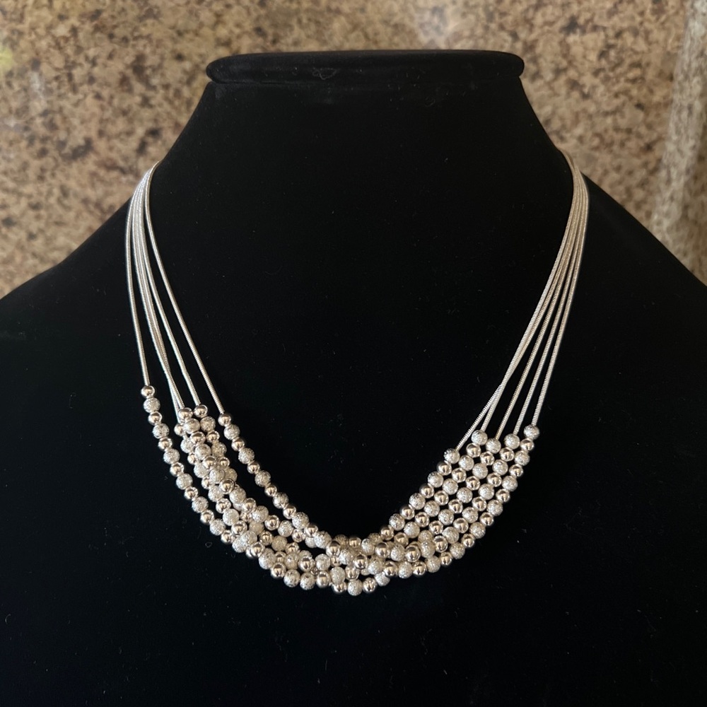 925 silver plated necklace with moving beads